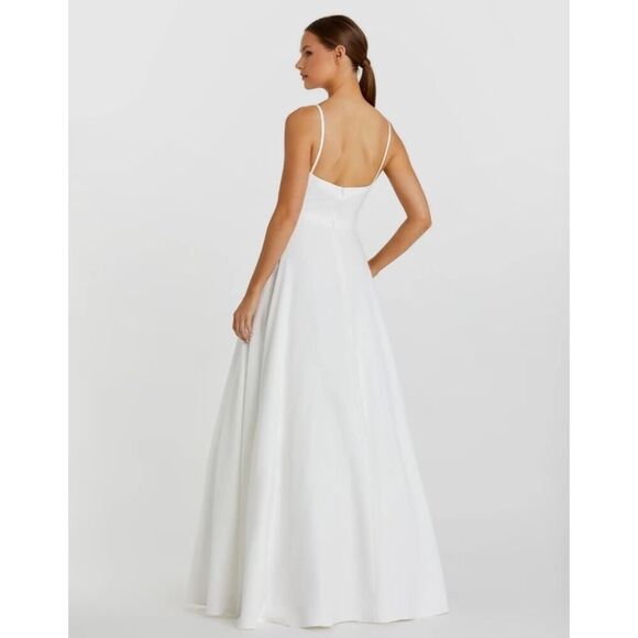 Ieena for Mac Duggal White Classic A-Line V-Neck Ballgown - Size 8 - NWT - Picture 1 of 6